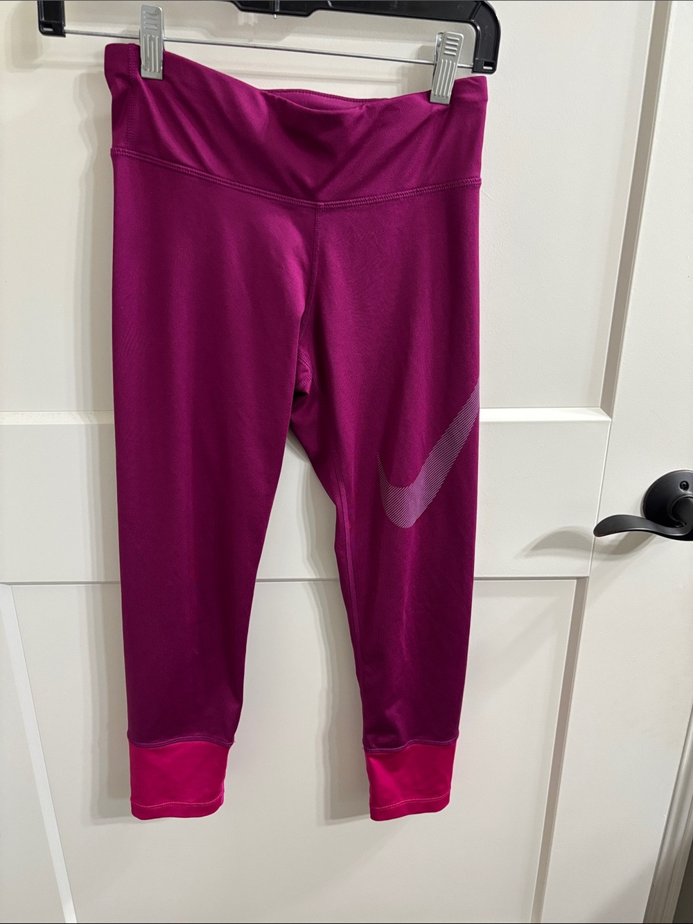 Nike Kids Fuchsia Capri Leggings with Pink Cuffs
